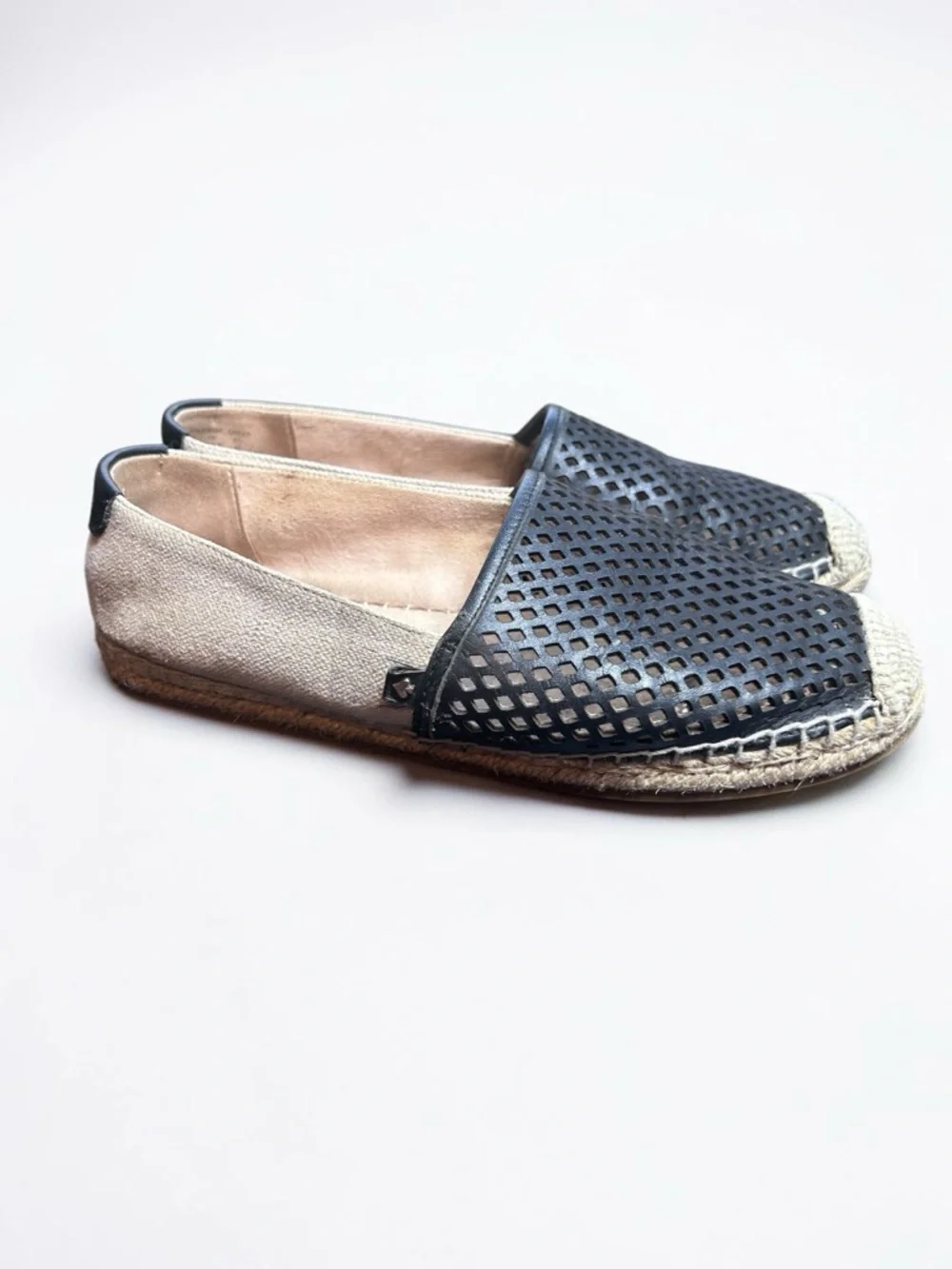 Kate Spade Greer Espadrilles 6.5 Black Perforated Leather Parchment Slip‎ On